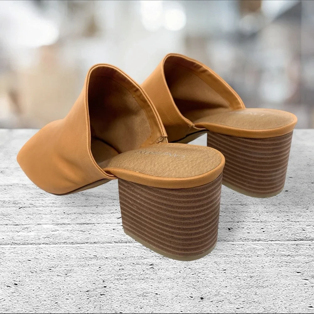 Lane Bryant Platform Shoes Slip On Clog casual Womens Size 11 W Logo Khaki brown